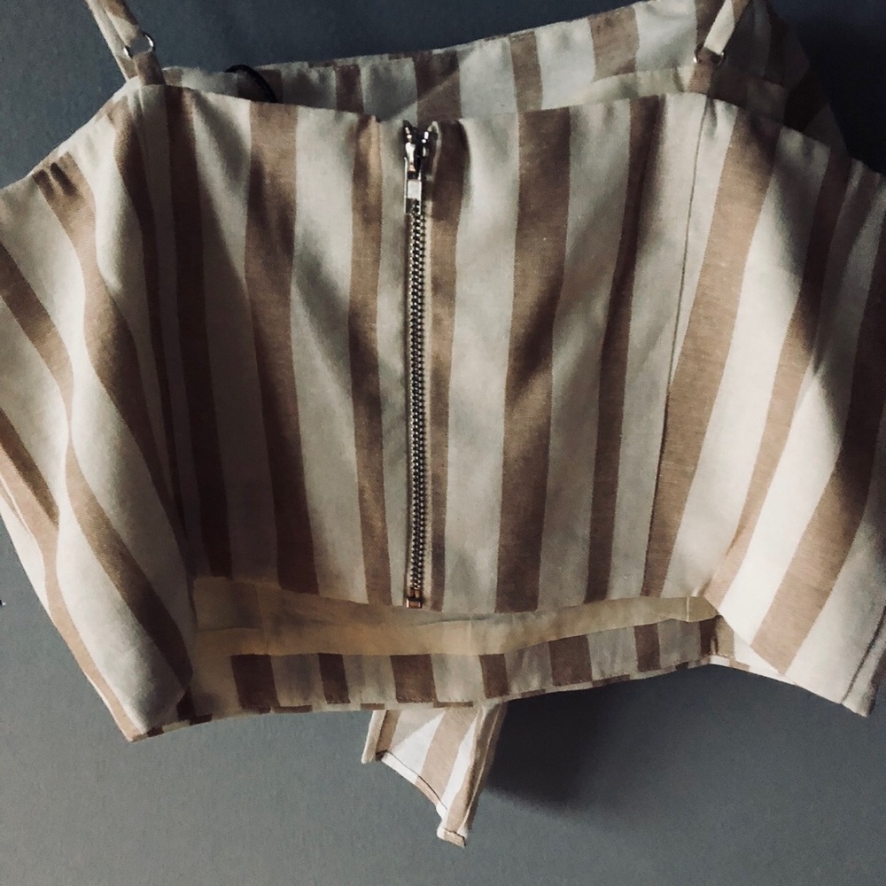 Chriselle x J.O.A. Tie Front Crop Top - Picture 6 of 6